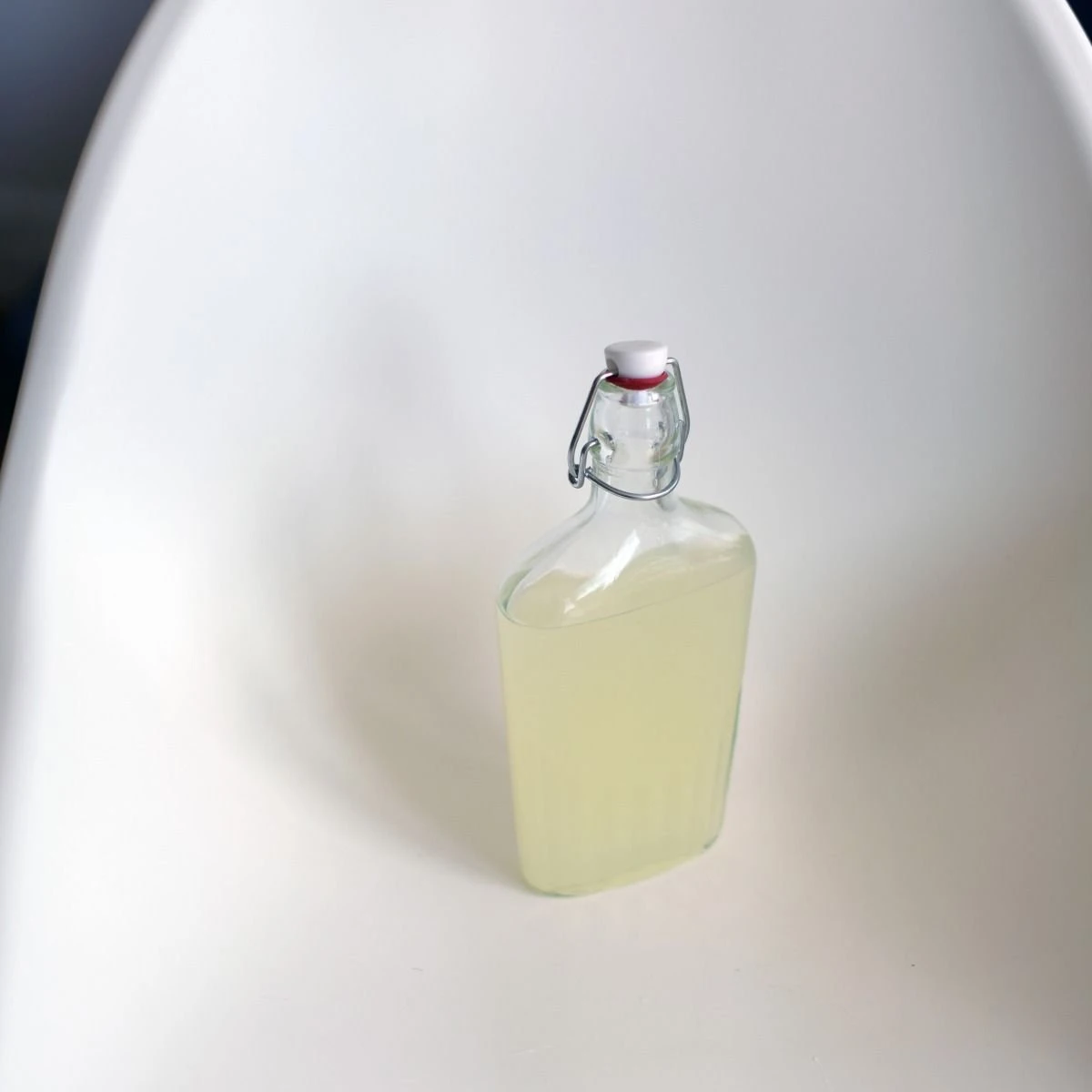 Bormioli Rocco 17oz Swing Top Glass Flask - Image 3