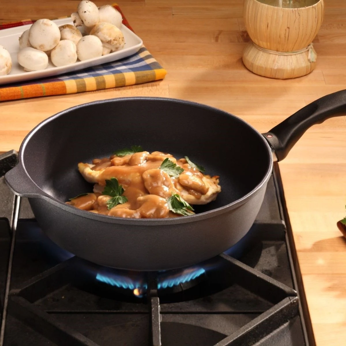 Swiss Diamond | HD Sauté Pan With Lid - 10.25" (3.8 Qt.) - Image 5