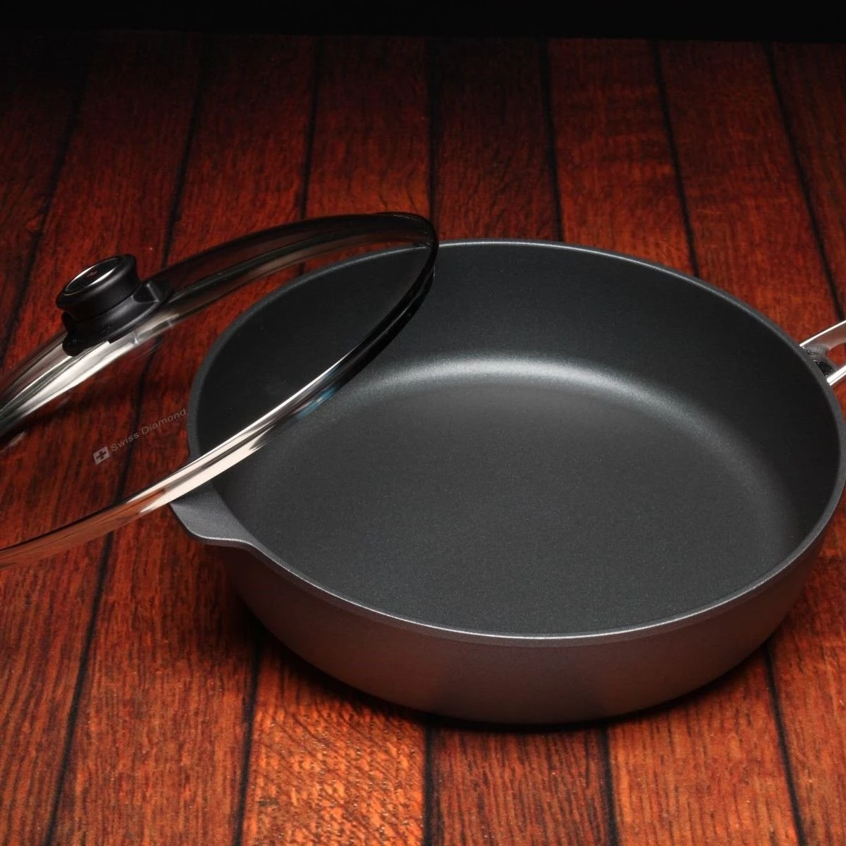 Swiss Diamond | HD Sauté Pan With Lid & Stainless Steel Handle - 12.5" (5.8 Qt.) - Image 3