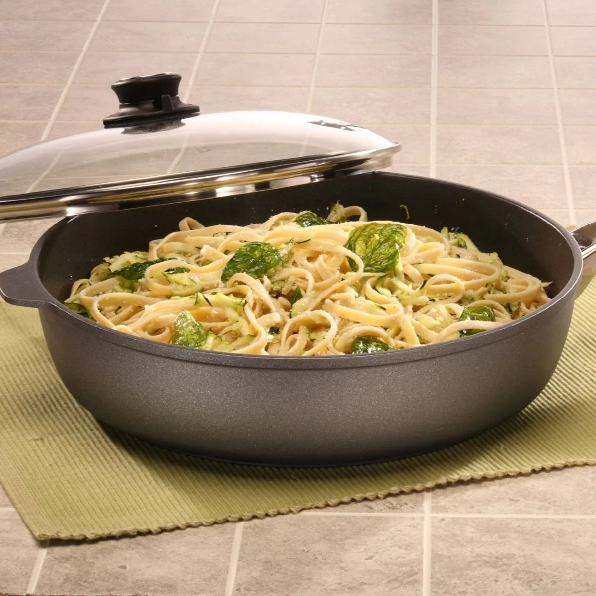 Swiss Diamond | HD Sauté Pan With Lid & Stainless Steel Handle - 12.5" (5.8 Qt.) - Image 4
