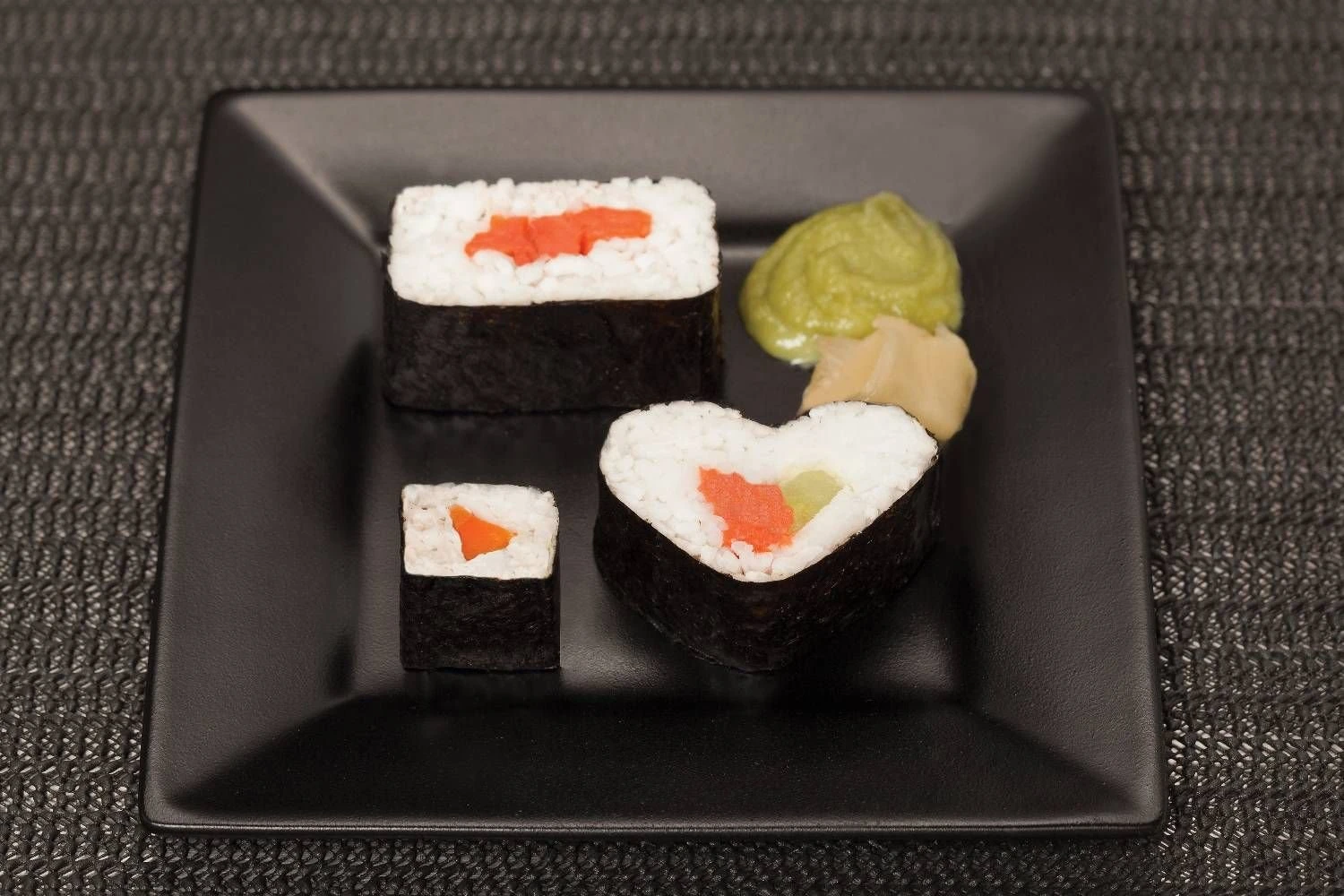 Helen's Asian Kitchen Sushi Making Kit - Image 13