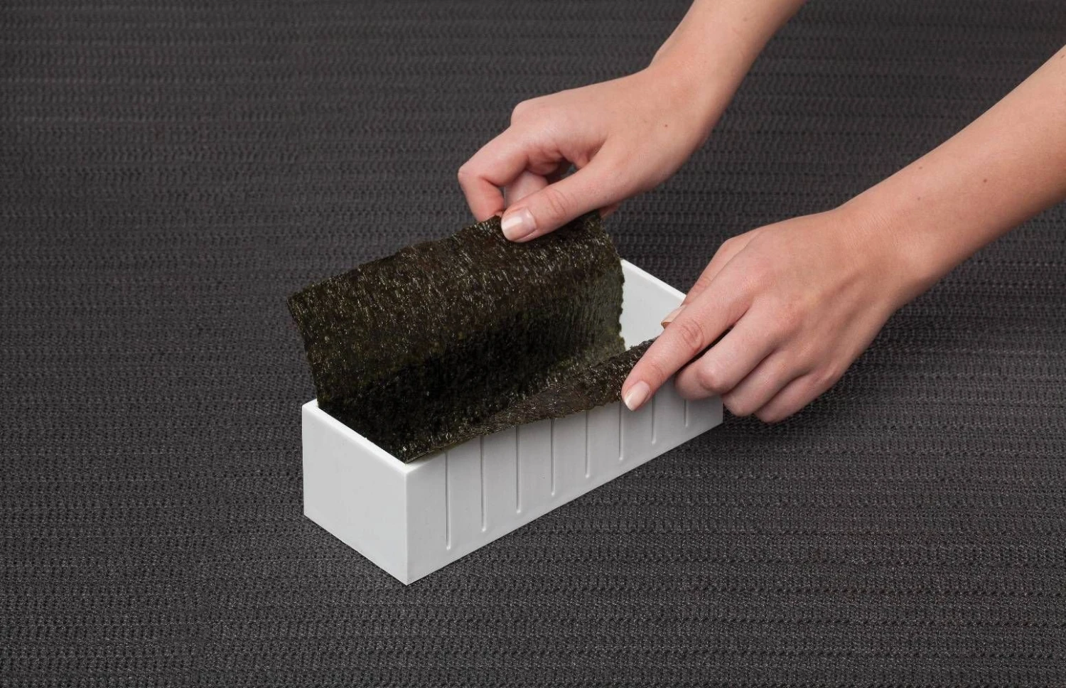 Helen's Asian Kitchen Sushi Making Kit - Image 6