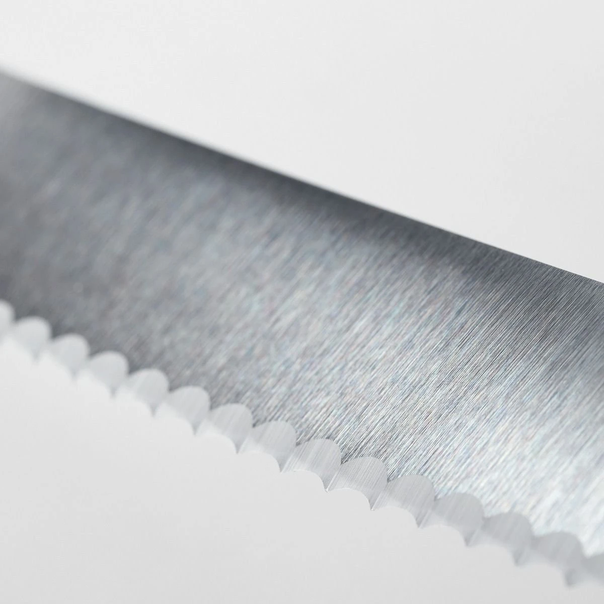 Wusthof Classic White 9" Bread Knife | Double Serrated - Image 3